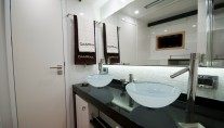 DAMRAK Master Bathroom